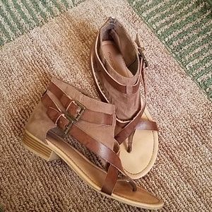 Maurices Sandals Size 11